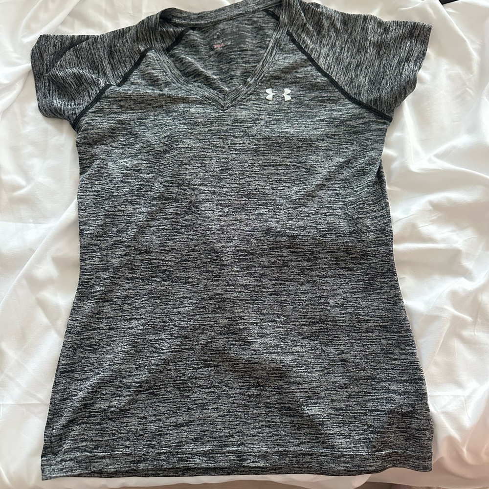 Under Armour Women's Heathered Black V-Neck Tee
